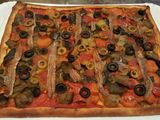 Coca de verduritas con anchoas