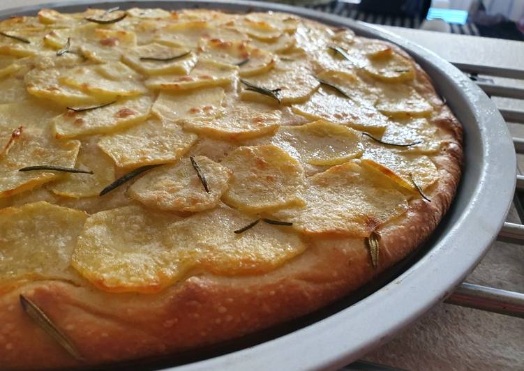 Focaccia di patate e rosmarino con lievito madre