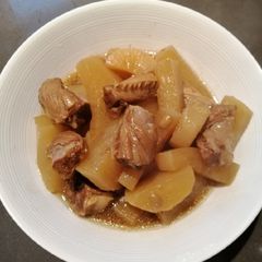A picture of Braised Daikon and Beef.