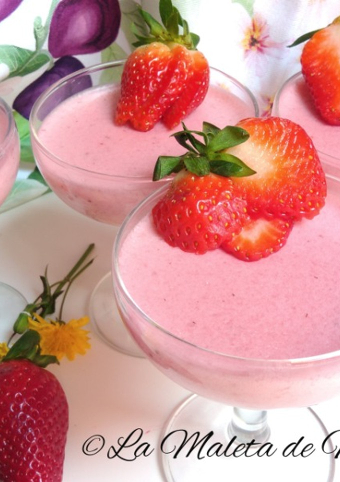 Una foto de Mousse de fresas