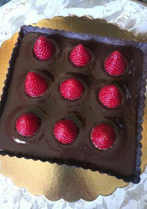 Foto di Crostata con ganasce al cioccolato e fragole