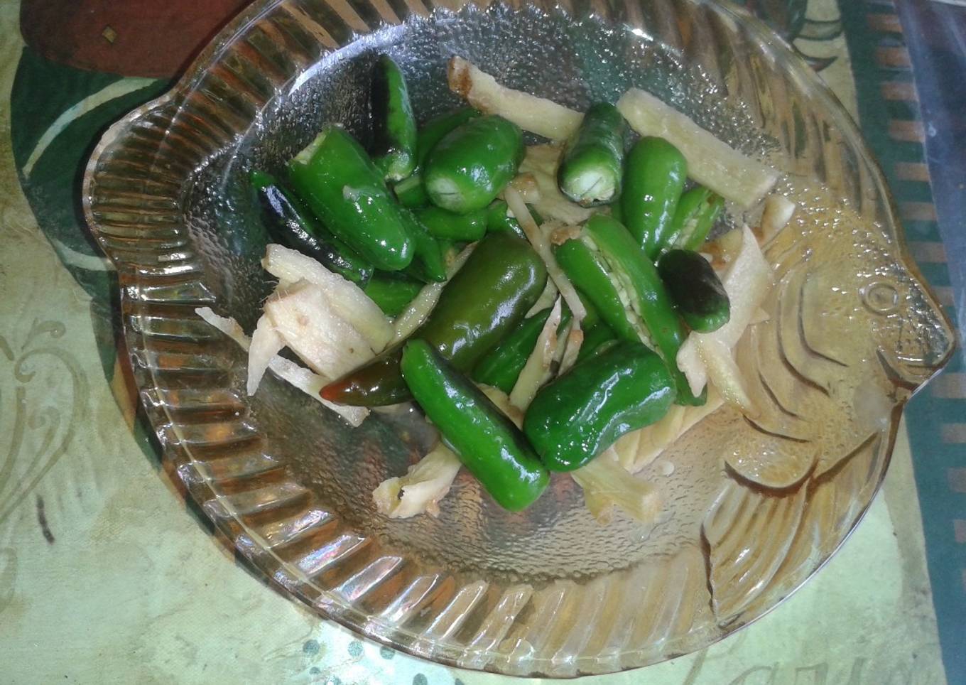 Ginger and green chilli pickle