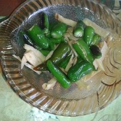 A picture of Ginger and green chilli pickle.