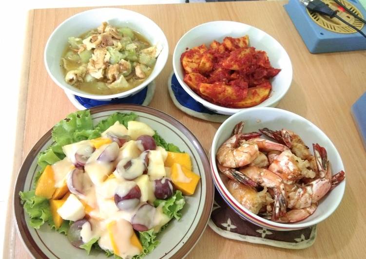 Resep Today Menu :Salad buah,Udang mentega,Balado Kentang,Tumis Gambas Anti Gagal
