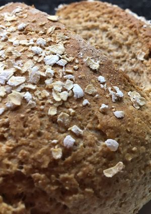 Una foto de Pan de avena y harina integral