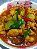 แกงพริกไก่ใส่มะเขือเปราะ