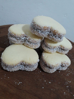 Una foto de Alfajores de Maicena Fácil, rápido y económico...😉