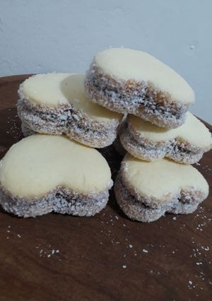Una foto de Alfajores de Maicena Fácil, rápido y económico...😉