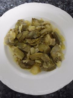 Una foto de Alcachofas en salsa de mostaza