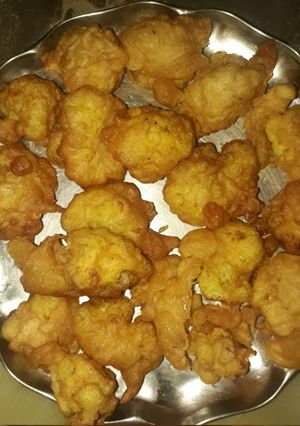 A picture of Gobi vada.