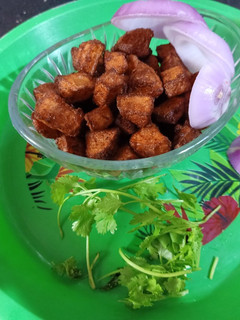 கிறிஸ்பி ஆளு சில்லி (Crispy aloo chilli recipe in tamil) செய்முறை முக்கிய புகைப்படம்