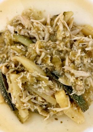 Una foto de Pollo en Salsa Verde con Calabazas