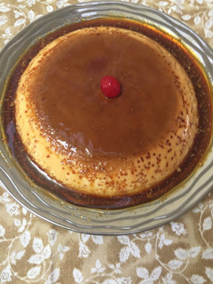 Una foto de Flan con Baileys y caramelo de café😋🍮☕️