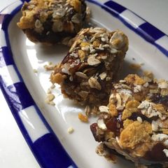 A picture of Dates oats energy bar.
