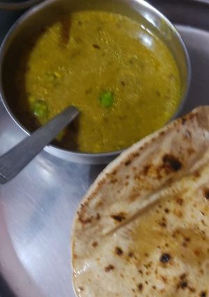 A picture of Dal fry.