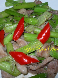 芹菜管炒鹹豬肉 的食譜成品照片