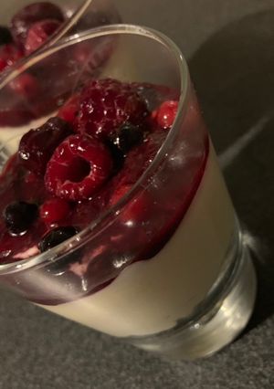Sajttorta pohárban recept fotója