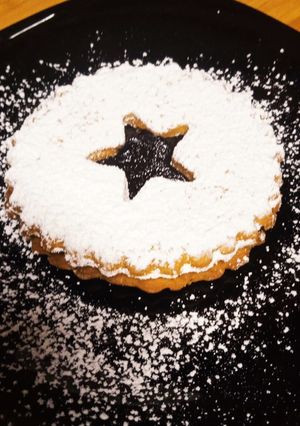 Ünnepi fahéjas szilvalekváros Linzer recept fotója