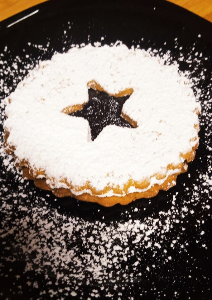 Ünnepi fahéjas szilvalekváros Linzer recept fotója