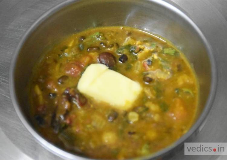Recipe of Homemade Mixed Dal with Palak Recipe