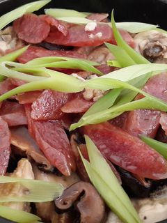 咸鱼瓷瓦煲鸡腿饭 的食譜成品照片