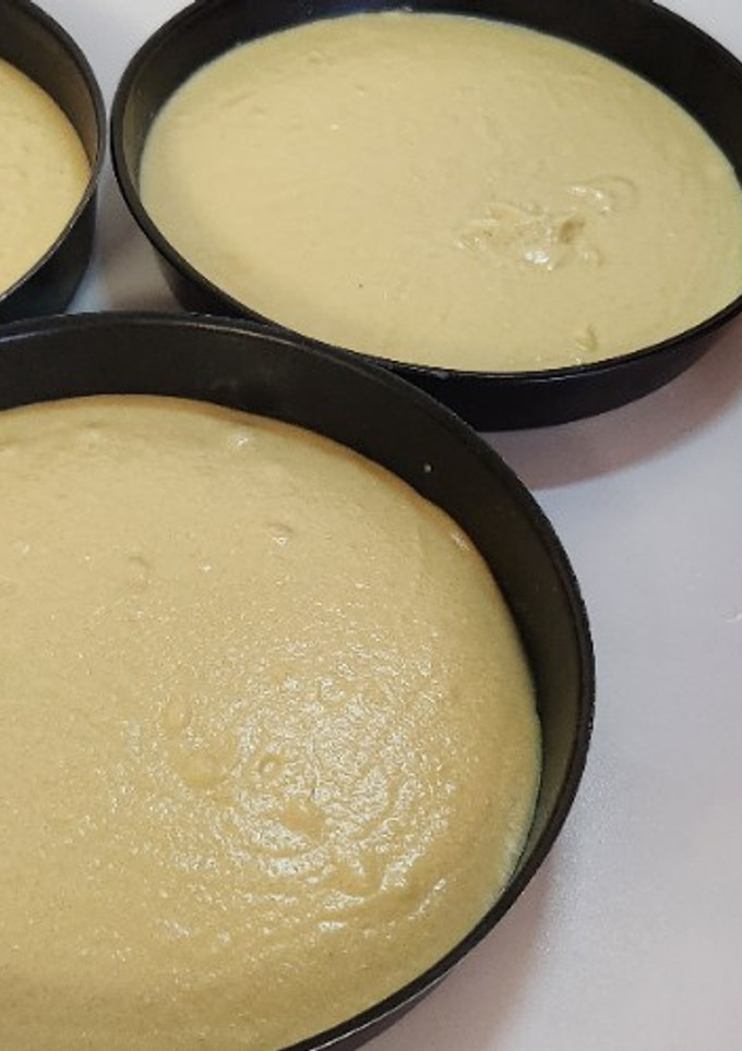 A picture of Yellow Cake from Scratch.