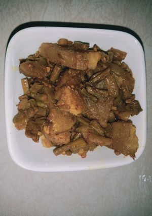 आलू बींस की सब्जी (aloo beans ki sabzi recipe in Hindi) रेसिपी मुख्य फोटो