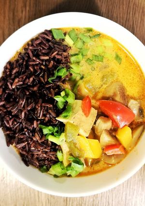 Zdjęcie przepisu Tofu curry na mleku kokosowym.