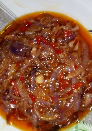 A picture of Onion sauce.