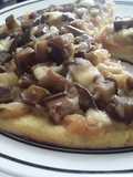 Pizza con masa de papa hecha en sartén...🤔🤨🙄🍕🧀🍳🌰🍆🧀🍕