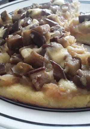 Una foto de Pizza con masa de papa hecha en sartén...🤔🤨🙄🍕🧀🍳🌰🍆🧀🍕