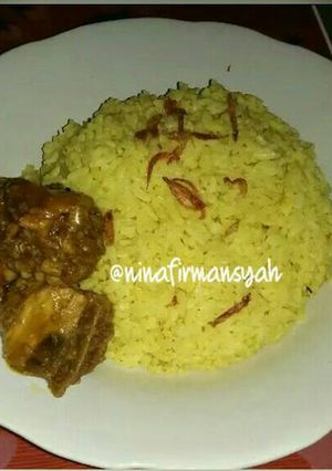 Foto resep Nasi kuning praktis,ayam ungkeb😅