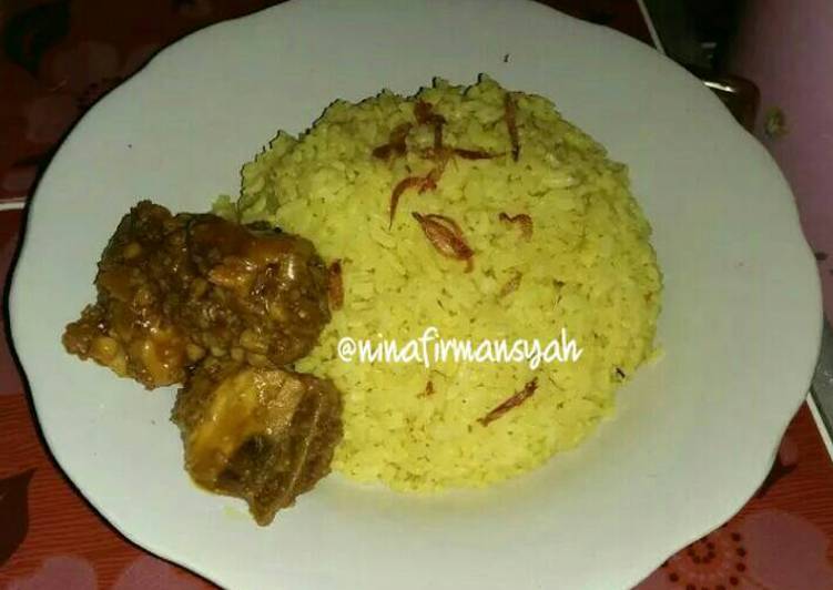 Nasi kuning praktis,ayam ungkeb😅