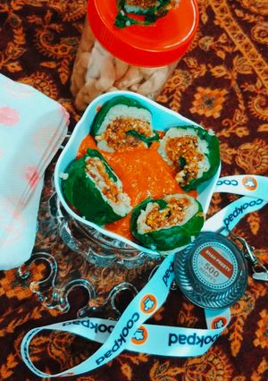 પાલક પનીર રોલ વીથ અવધિ ગ્રેવી (Palak Paneer Roll With Avadhi Gravy Recipe In Gujarati) રેસીપી મુખ્ય ફોટો