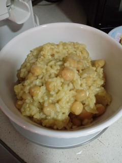 Una foto de Arroz con garbanzos al curry 🍛