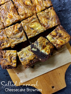Foto resep Salted Caramel Cheesecake Brownies