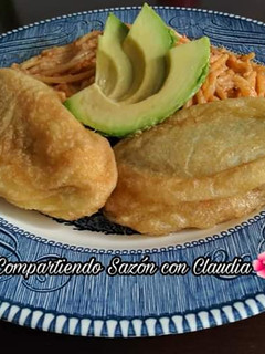 Una foto de Chiles rellenos de atún y queso crema🌹