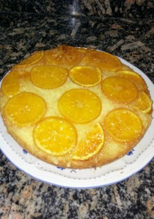 Una foto de Torta invertida de naranja
