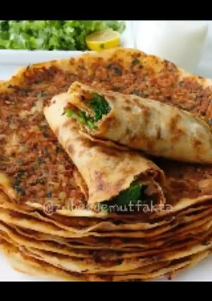 صورة لوصفة فطيرة اللحم التركيه بدون فرن 😋