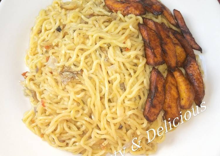 Simple Way to Make Perfect Noddles and Fried Plantain