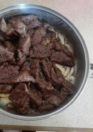 A picture of Pan fried steak pieces.