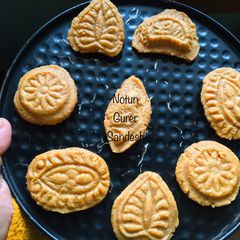 A picture of Bengali sandesh/mishti with jaggery.