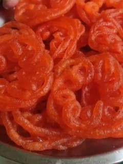 इमरती (Imarti recipe in hindi) रेसिपी मुख्य फोटो