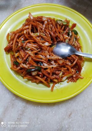 हक्का नूडल्स (hakka noodles recipe in Hindi) रेसिपी मुख्य फोटो