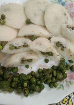 A picture of Matar stuffed Idali.