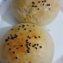 A picture of Chicken filling bun.