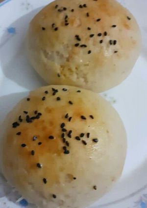 A picture of Chicken filling bun.