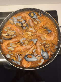 Una foto de Paella marinera