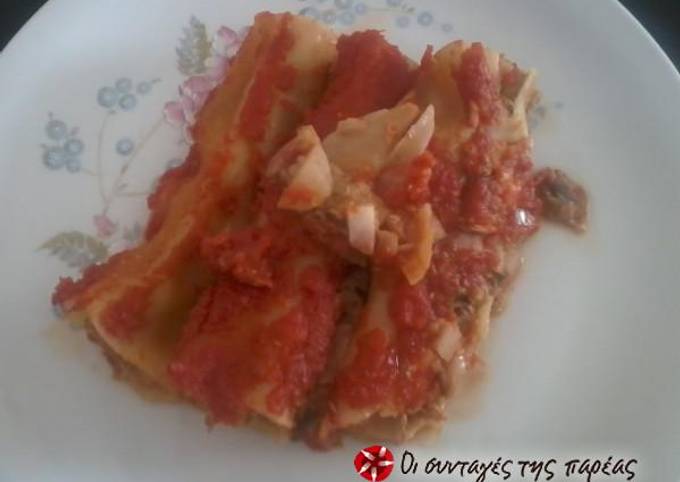 κύρια φωτογραφία συνταγής Κανελόνια με τόνο και κόκκινη σάλτσα