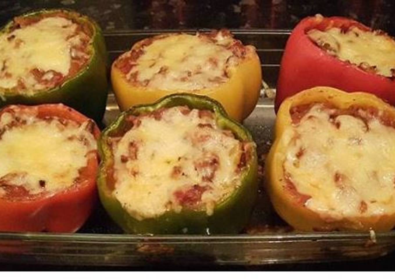 Carne molida rellena de pimientos  con queso